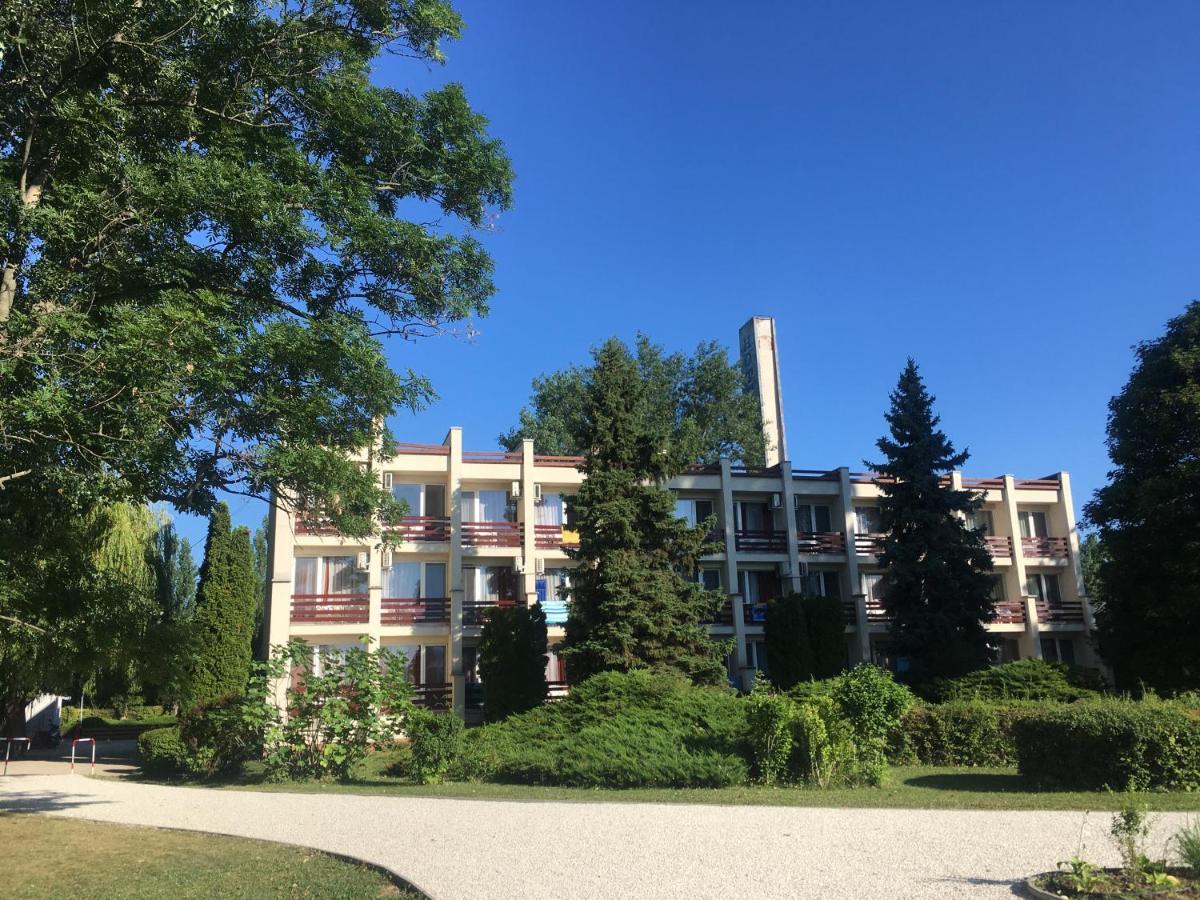 Nereus Park Hotel Balatonalmádi Exterior foto