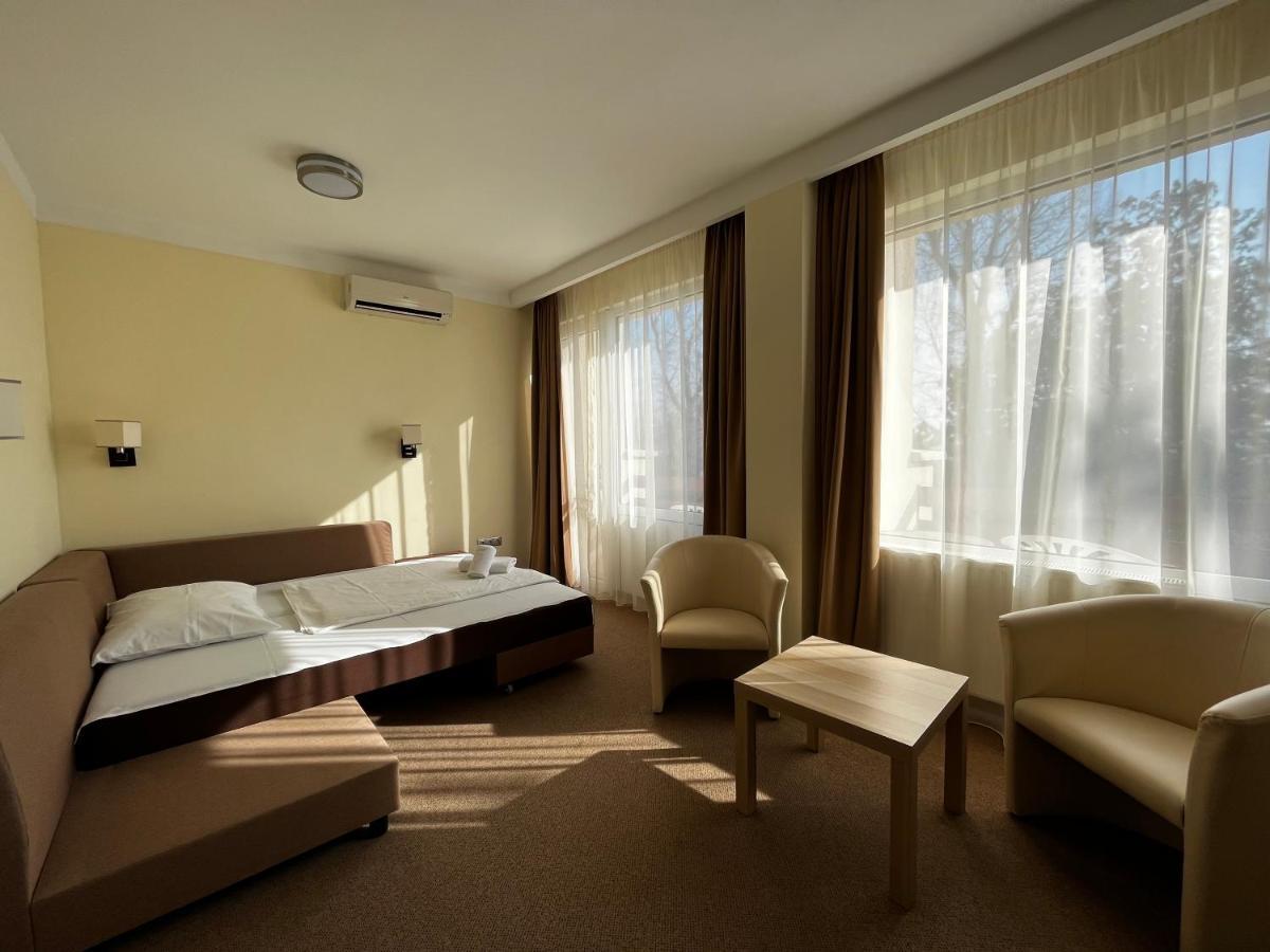 Nereus Park Hotel Balatonalmádi Exterior foto