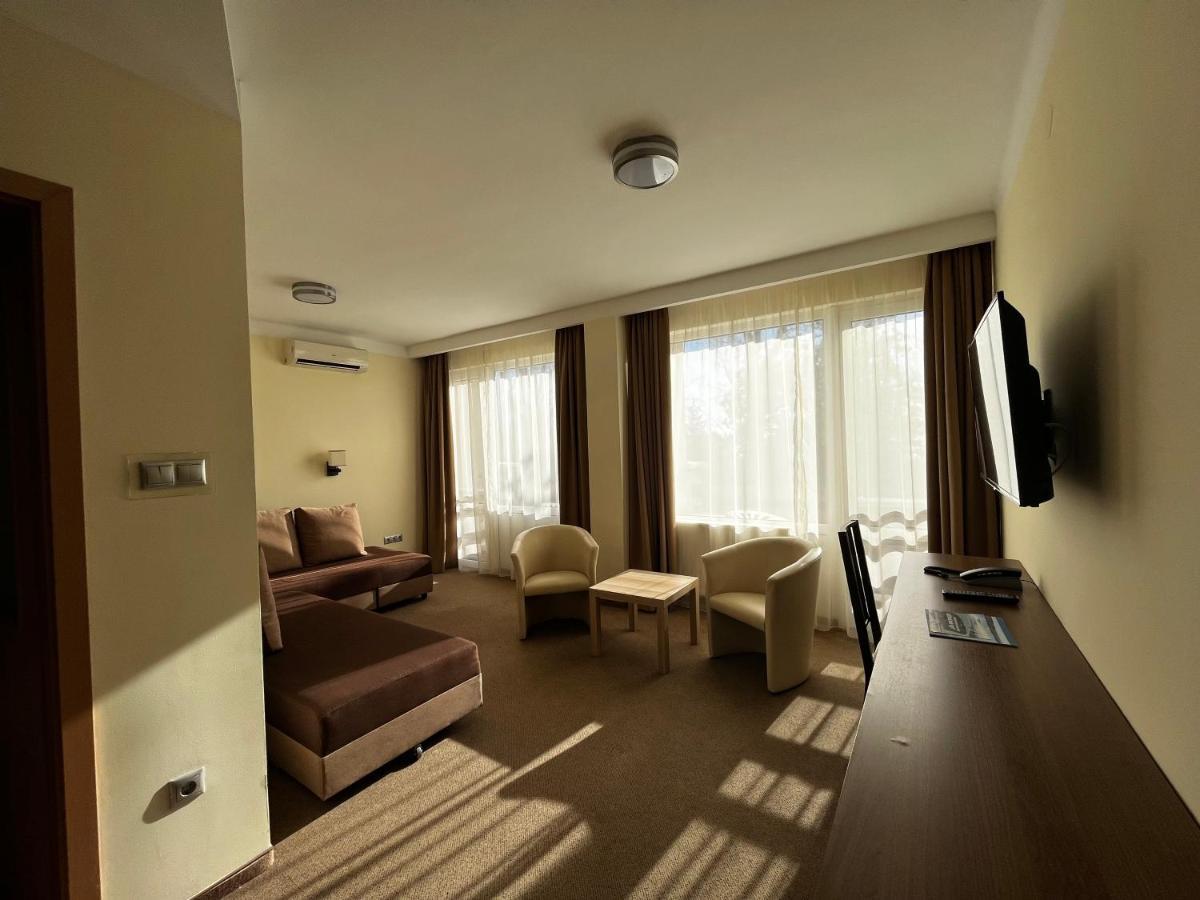 Nereus Park Hotel Balatonalmádi Exterior foto
