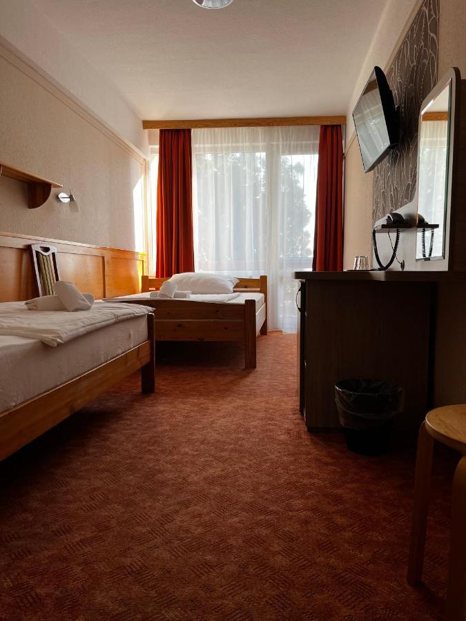 Nereus Park Hotel Balatonalmádi Exterior foto