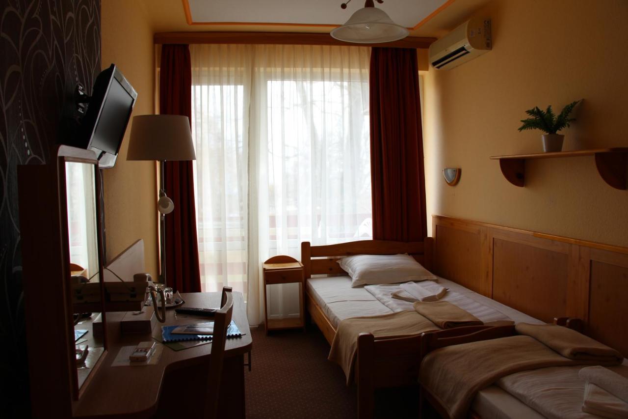 Nereus Park Hotel Balatonalmádi Exterior foto